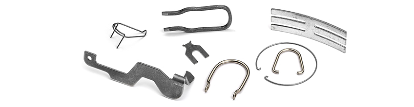 Pièces en fil et estampages